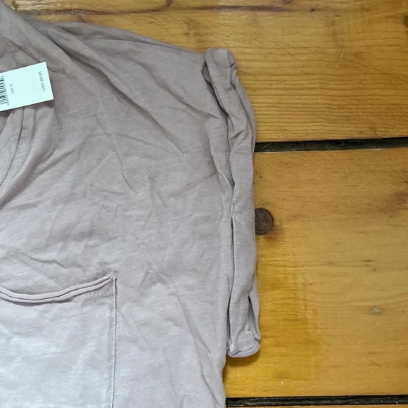 NEW aerie Women's Oversized Short Sleeve V Neck Tee Shirt Size Small NWT - Picture 5 of 14